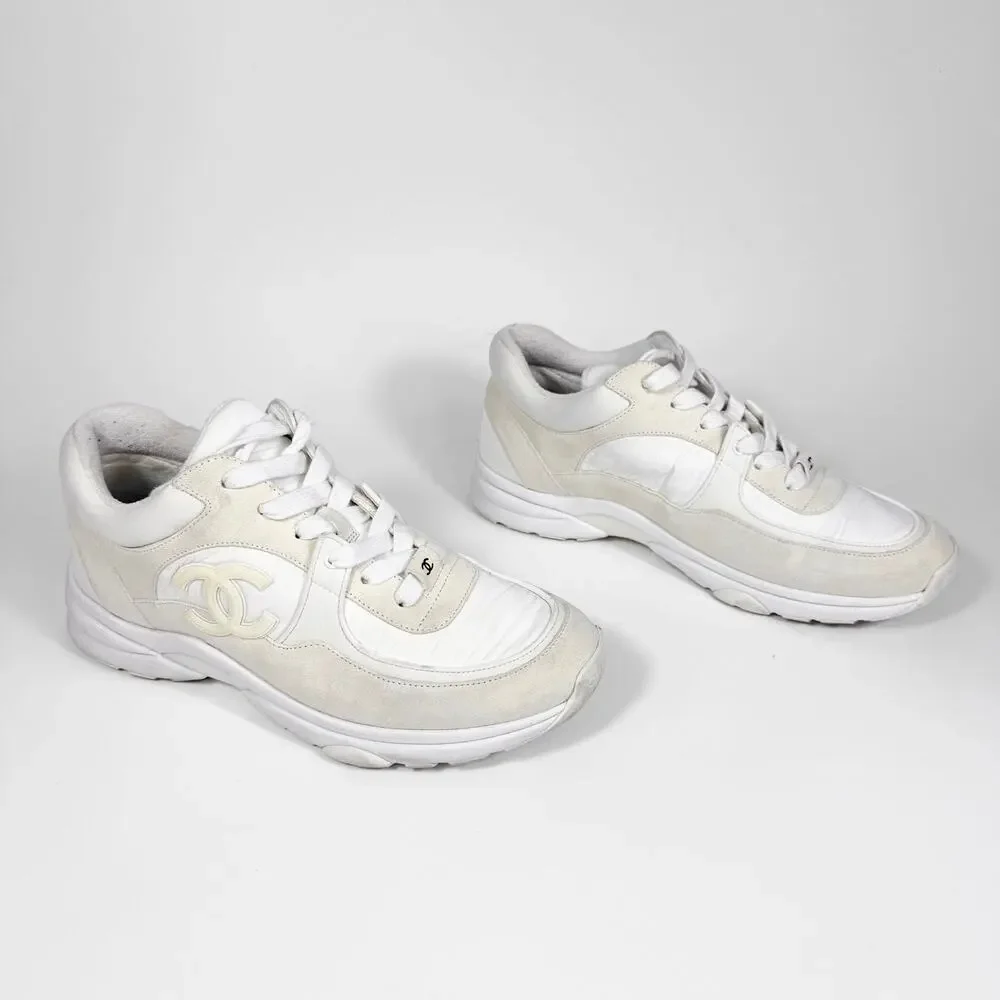 CHANEL color white